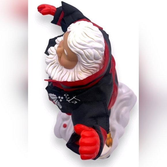 GEMMY Snowboarding Santa Boggies to the song Born to be Wild 2000 Animated Video - Picture 5 of 13